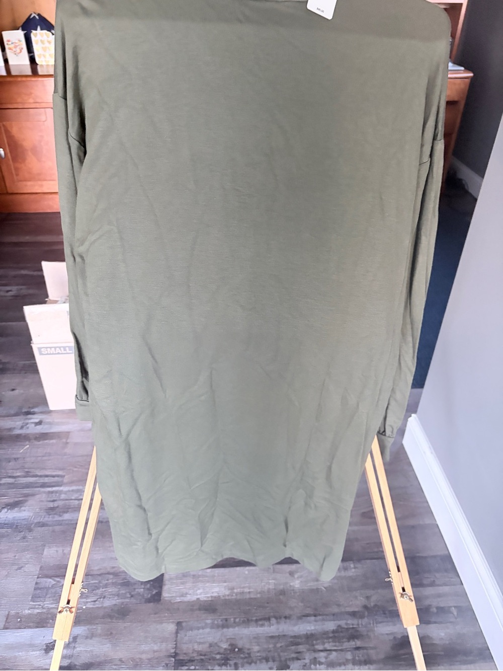 Express women's olive  Green Crew Neck Shirt - Medium